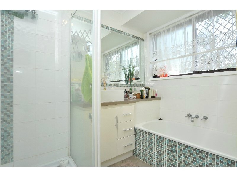 8/11 Hoya Court, Labrador QLD 4215