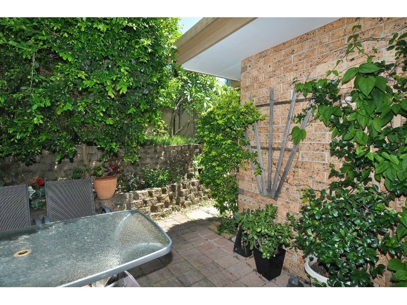 8/11 Hoya Court, Labrador QLD 4215