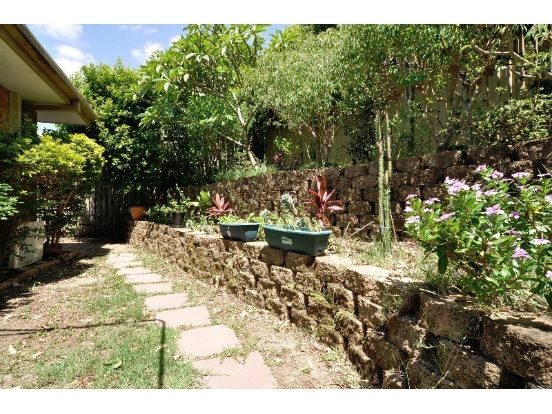 8/11 Hoya Court, Labrador QLD 4215