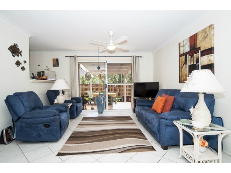 1/143 Central Street, Labrador QLD 4215