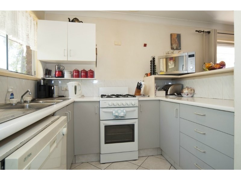 1/143 Central Street, Labrador QLD 4215