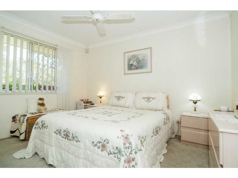 1/143 Central Street, Labrador QLD 4215