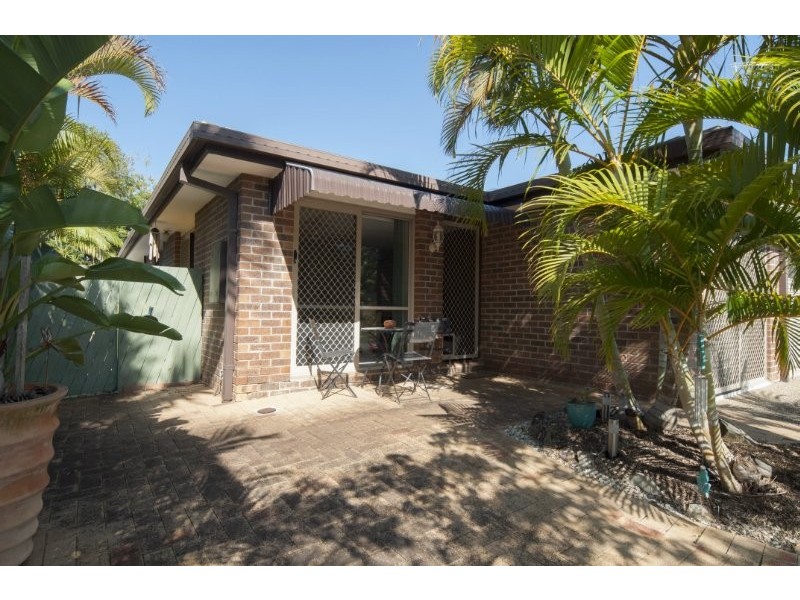 1/15 Nina Parade, Arundel QLD 4214