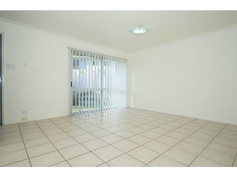 2/4 Ellen Street, Southport QLD 4215