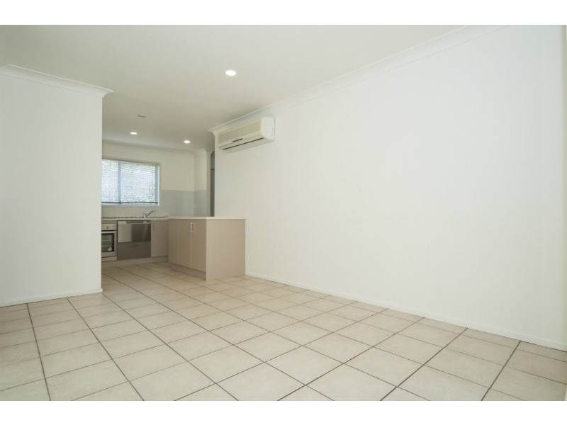 2/4 Ellen Street, Southport QLD 4215