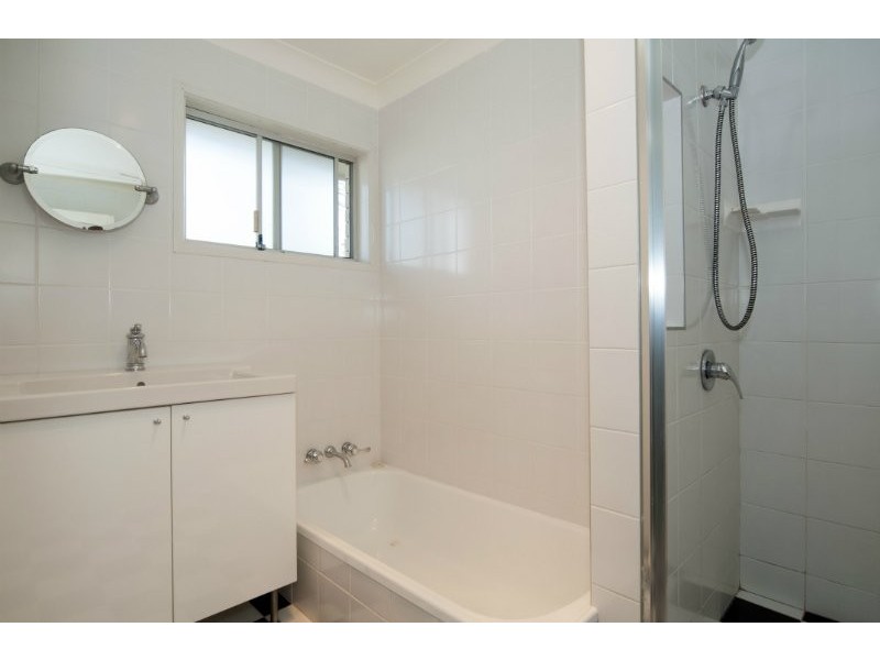 2/4 Ellen Street, Southport QLD 4215