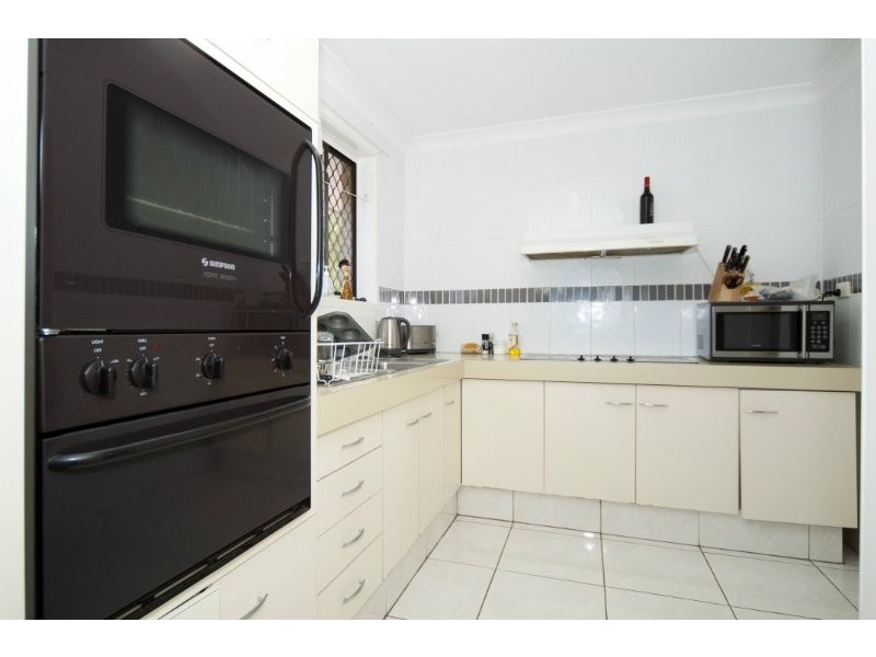 2/7 Jessica Court, Arundel QLD 4214