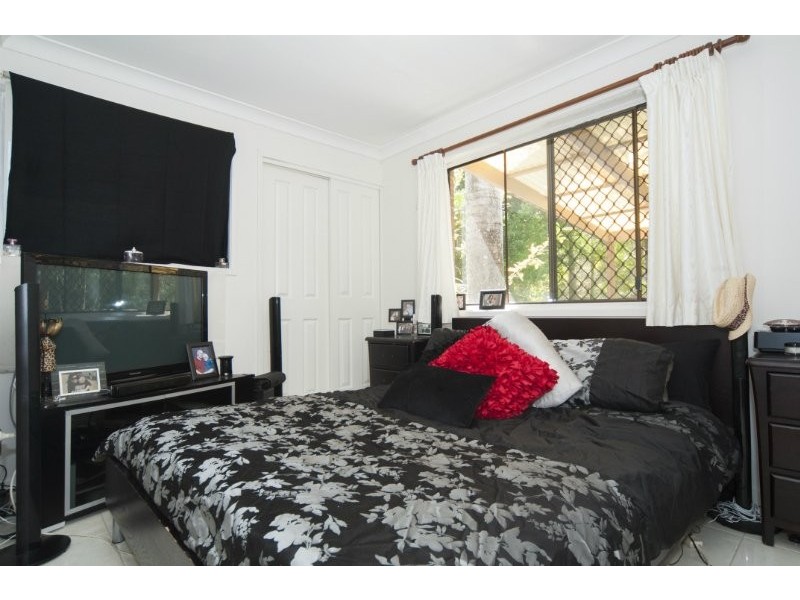 2/7 Jessica Court, Arundel QLD 4214