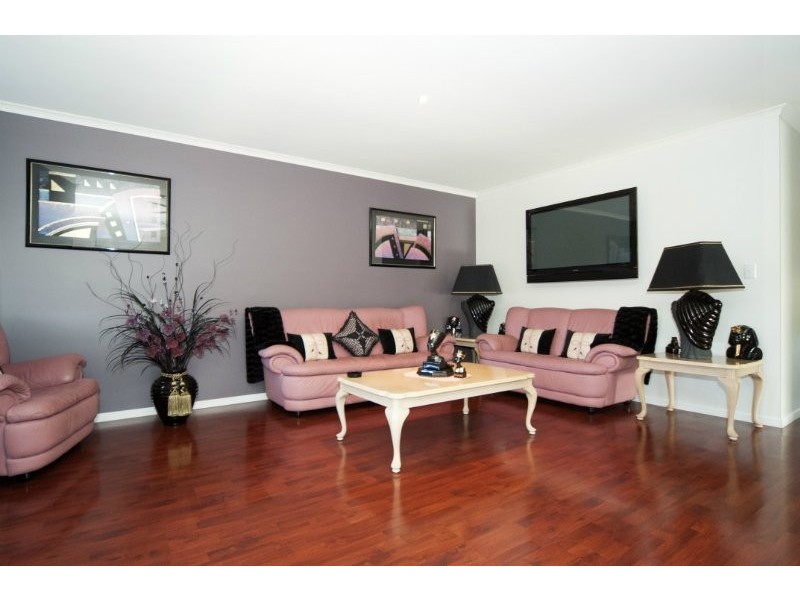 1/3 Jenaya Place, Labrador QLD 4215