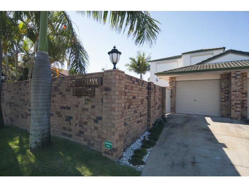 1/3 Jenaya Place, Labrador QLD 4215