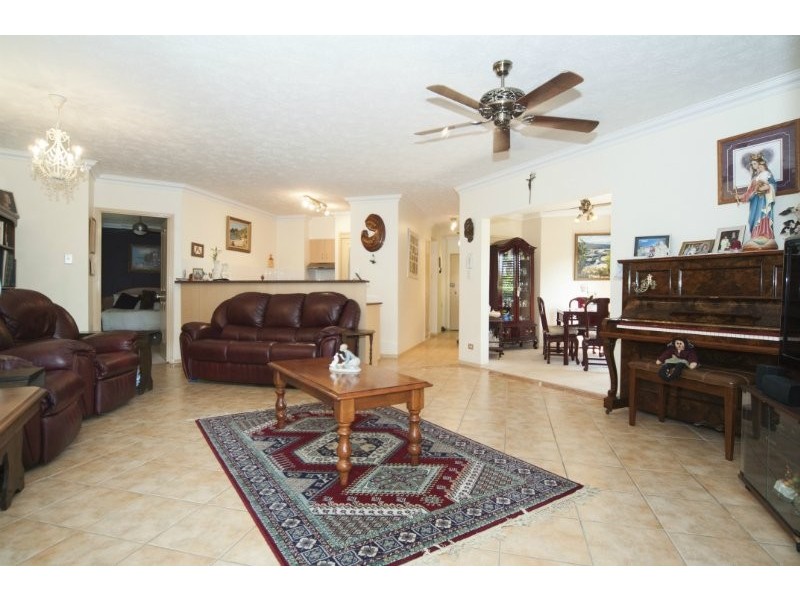 1/25 Chester Terrace, Southport QLD 4215