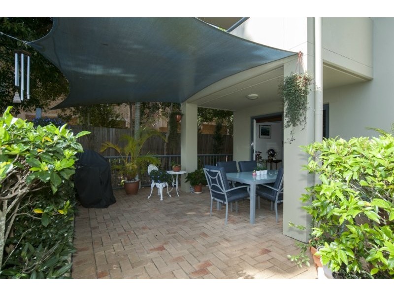 1/25 Chester Terrace, Southport QLD 4215