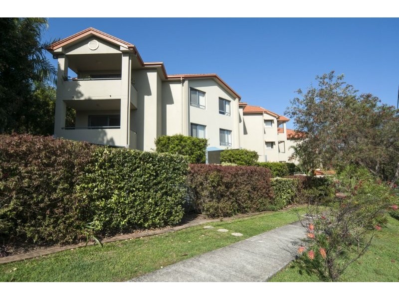 1/25 Chester Terrace, Southport QLD 4215