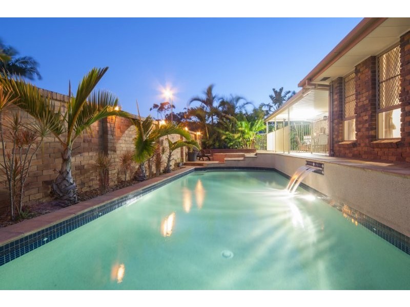 2 Putter Place, Arundel QLD 4214