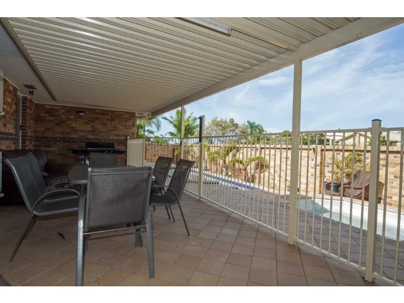 2 Putter Place, Arundel QLD 4214