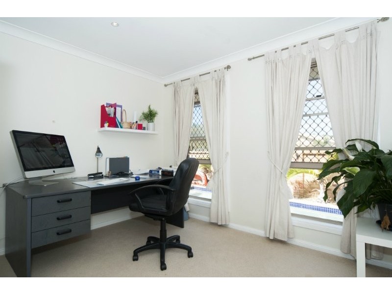 2 Putter Place, Arundel QLD 4214