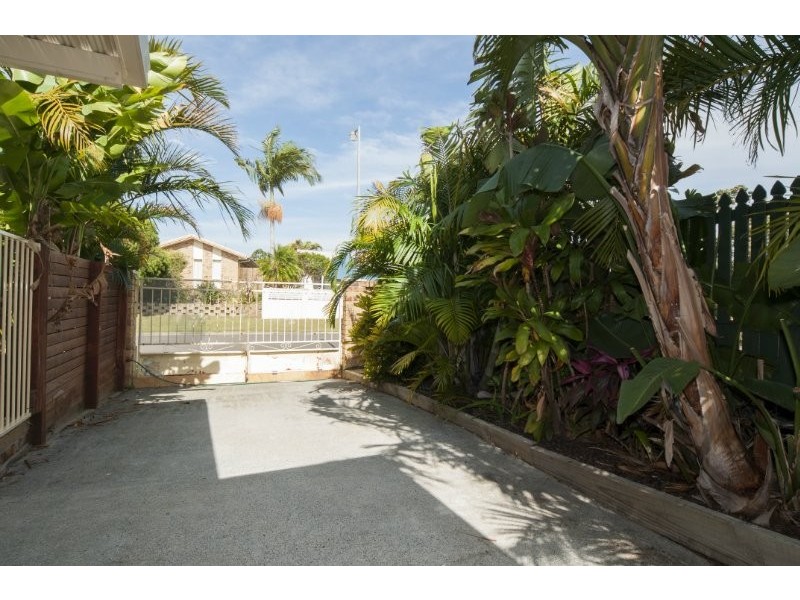 2 Putter Place, Arundel QLD 4214