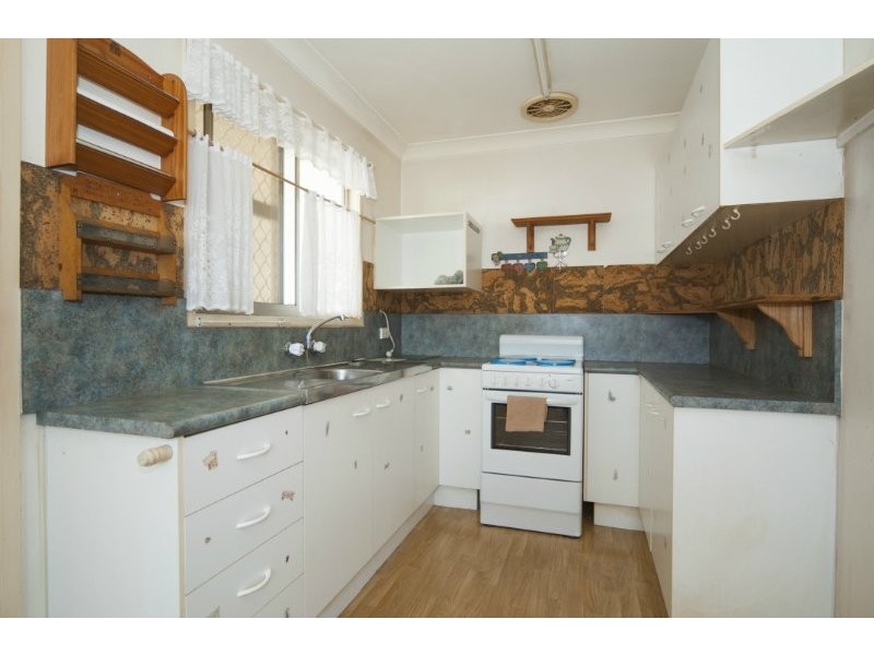 4 Serene Court, Arundel QLD 4214