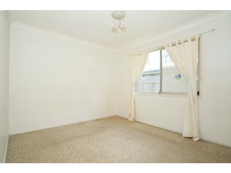 4 Serene Court, Arundel QLD 4214