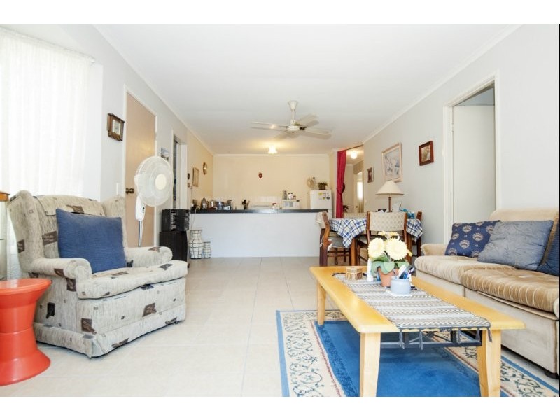 2/8 Webb Street, Labrador QLD 4215