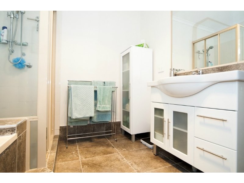 9/154 Central Street, Labrador QLD 4215