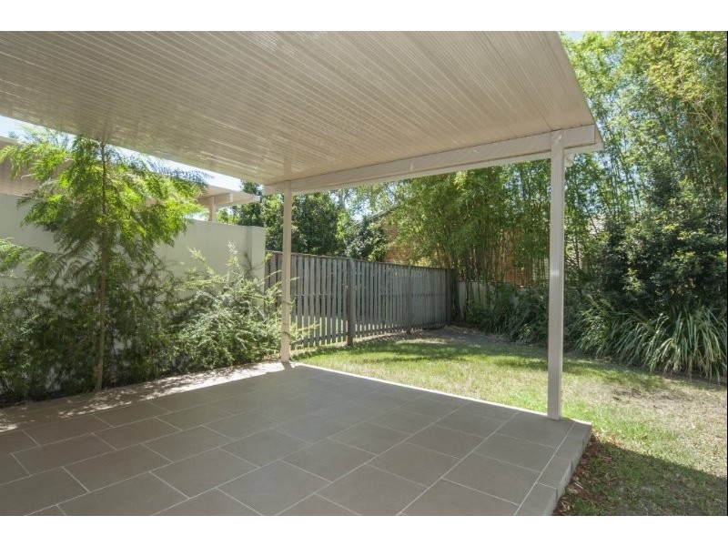 2/5 Ashton Street, Labrador QLD 4215