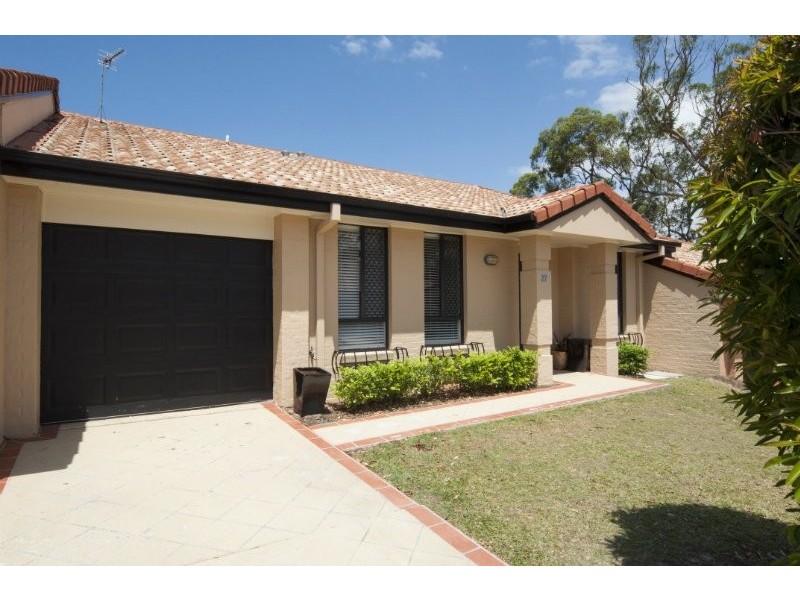 27/20 Brown Street, Labrador QLD 4215