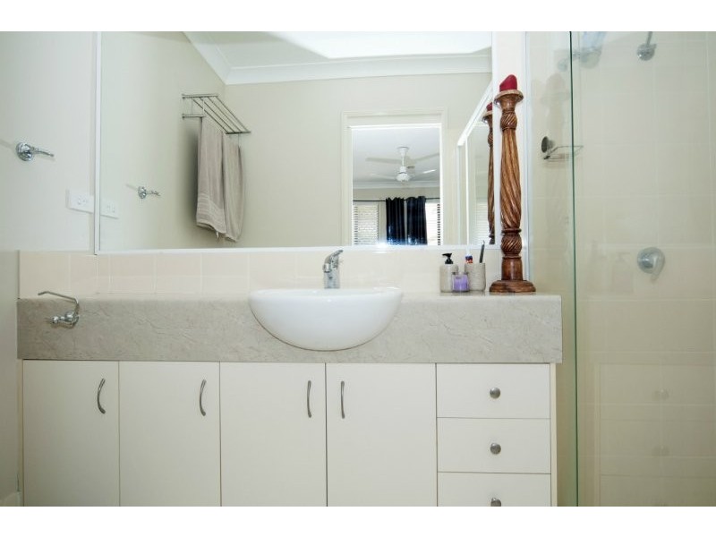 27/20 Brown Street, Labrador QLD 4215