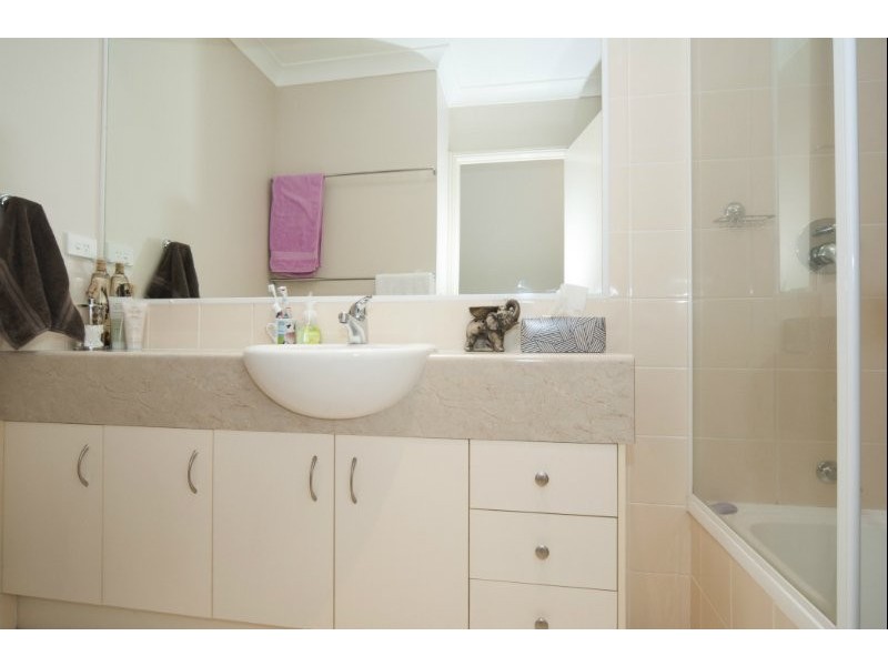 27/20 Brown Street, Labrador QLD 4215