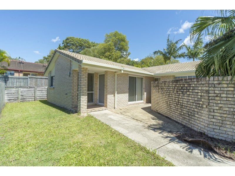 2/9 Clovelly Place, Labrador QLD 4215