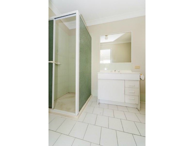 2/9 Clovelly Place, Labrador QLD 4215