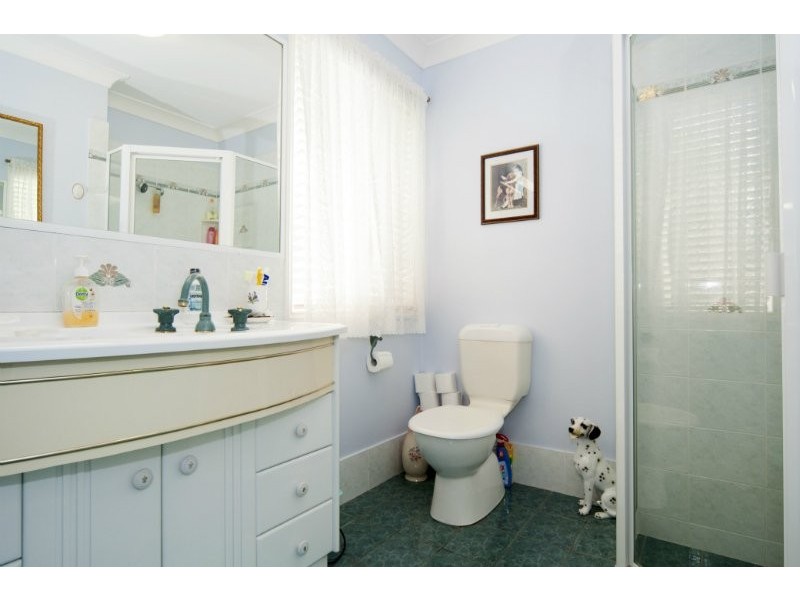 2/4-6 Clinton Street, Labrador QLD 4215