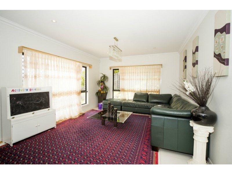 40 Salvado Drive, Pacific Pines QLD 4211