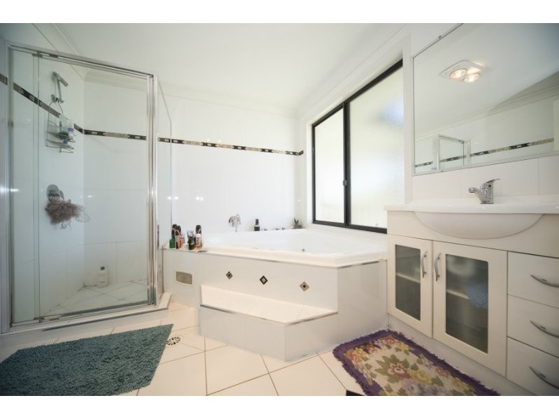 40 Salvado Drive, Pacific Pines QLD 4211