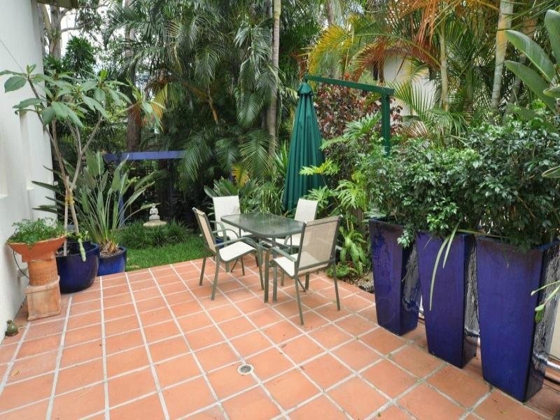 2/61 Imperial Parade, Labrador QLD 4215