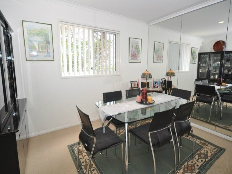 2/61 Imperial Parade, Labrador QLD 4215