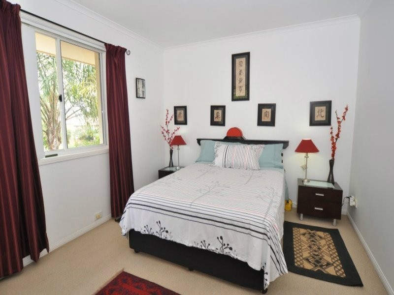 2/61 Imperial Parade, Labrador QLD 4215