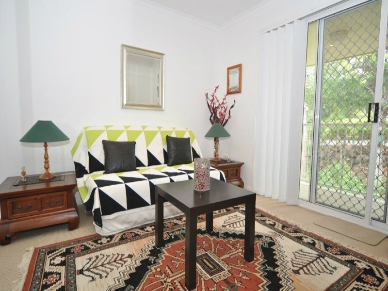 2/61 Imperial Parade, Labrador QLD 4215