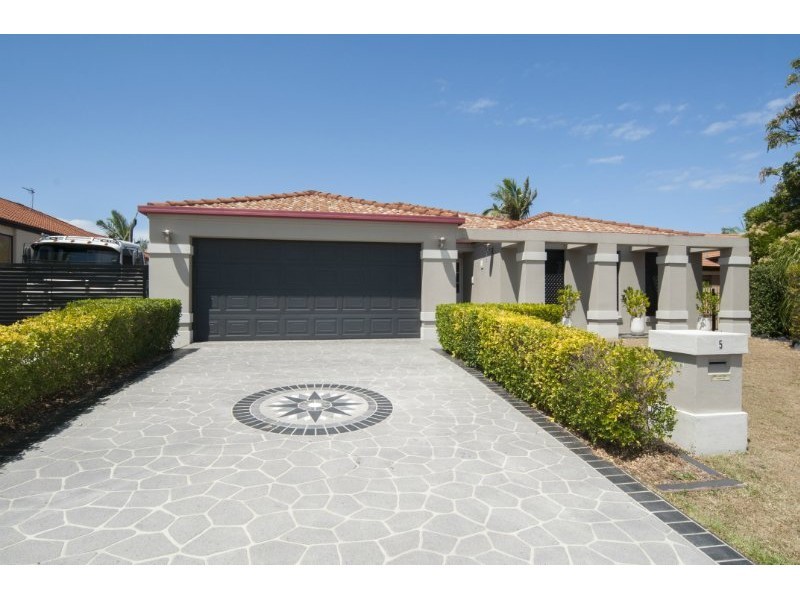 5 Orpington Court, Arundel QLD 4214