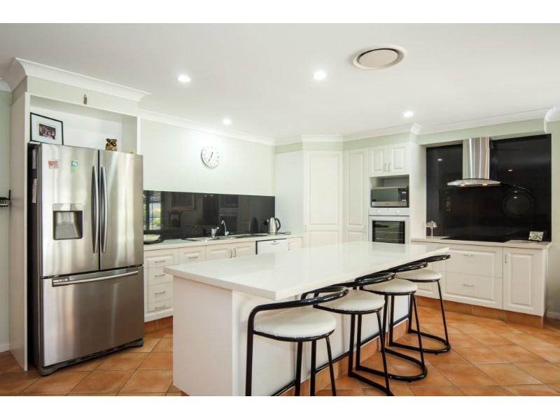 5 Orpington Court, Arundel QLD 4214