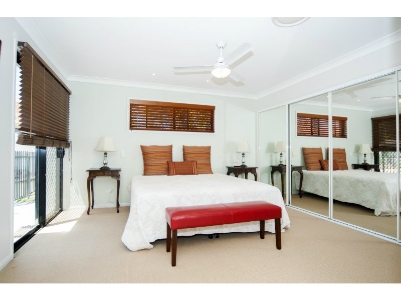 5 Orpington Court, Arundel QLD 4214
