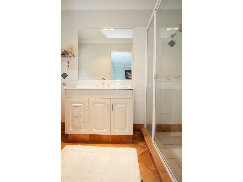 5 Orpington Court, Arundel QLD 4214