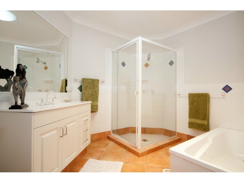 5 Orpington Court, Arundel QLD 4214