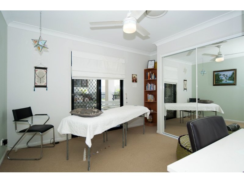 5 Orpington Court, Arundel QLD 4214