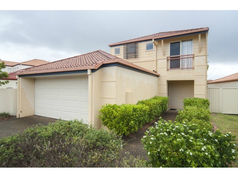 72 Tee Trees Boulevarde, Arundel QLD 4214