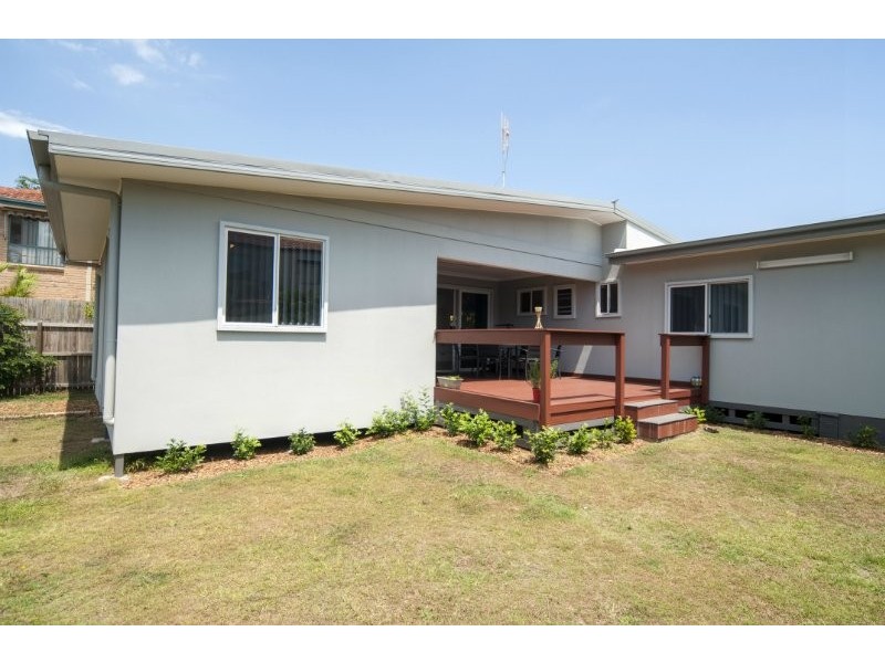 17 Gordon Street, Labrador QLD 4215