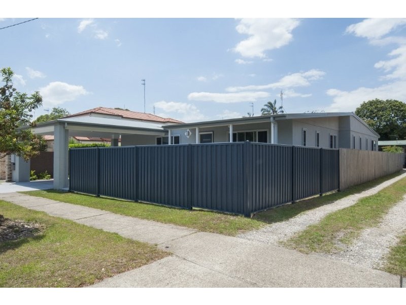 17 Gordon Street, Labrador QLD 4215