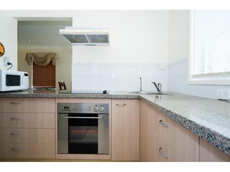 39/21 Usher Avenue, Labrador QLD 4215