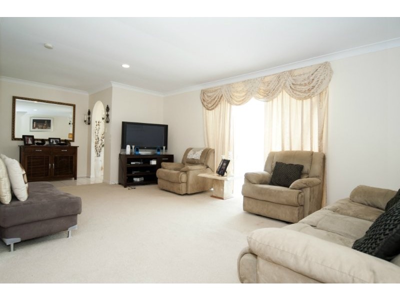 6 Coen Place, Helensvale QLD 4212