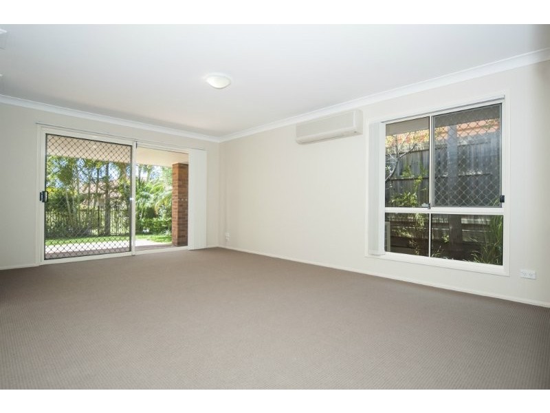 1/12 Jacqueline Avenue, Labrador QLD 4215